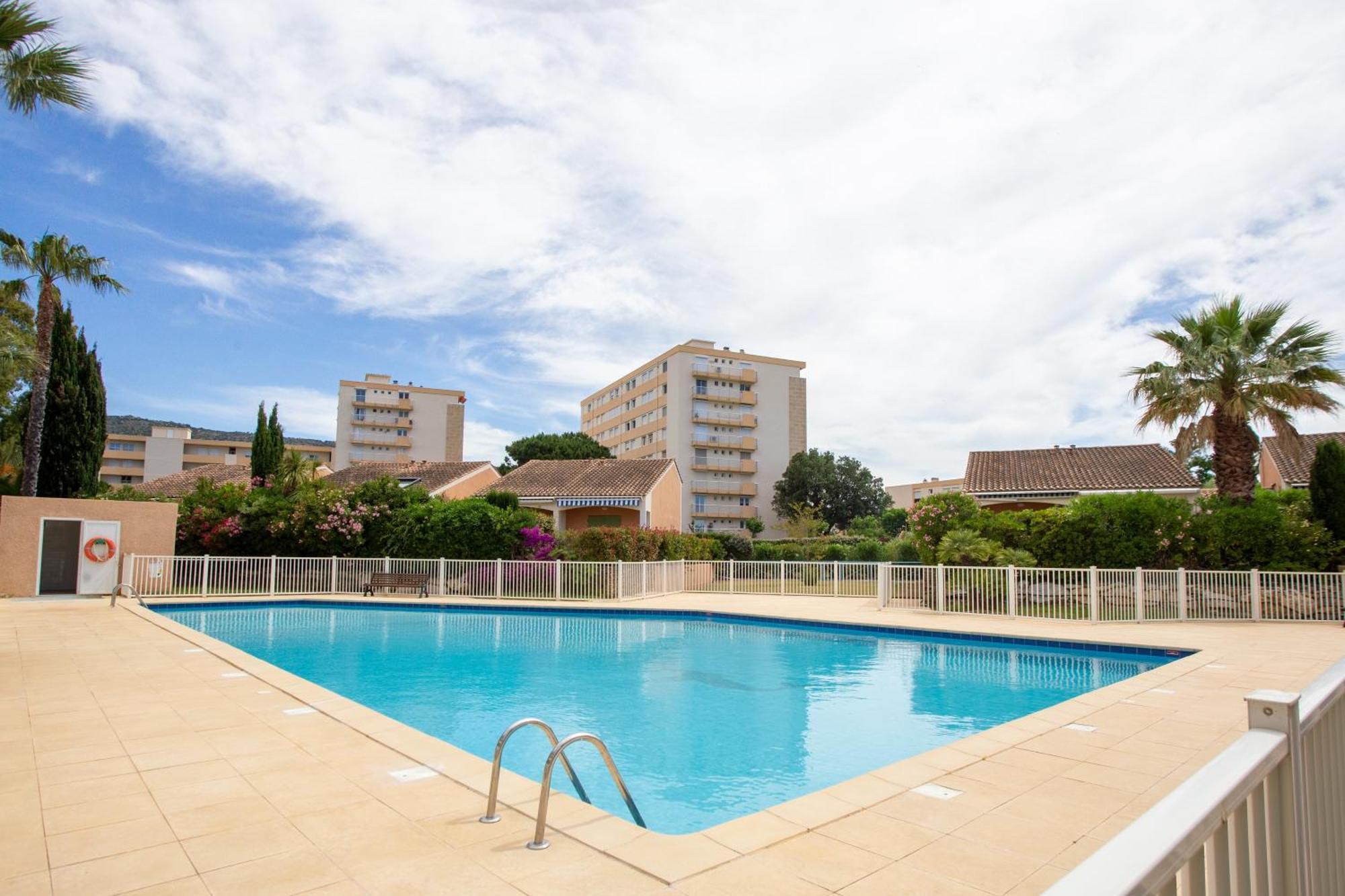 Lou Estrella - Appt 4P Avec Piscine Proche Plage 勒拉旺杜 外观 照片